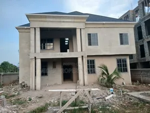 6bdrm House in Acp, Kwabenya for sale