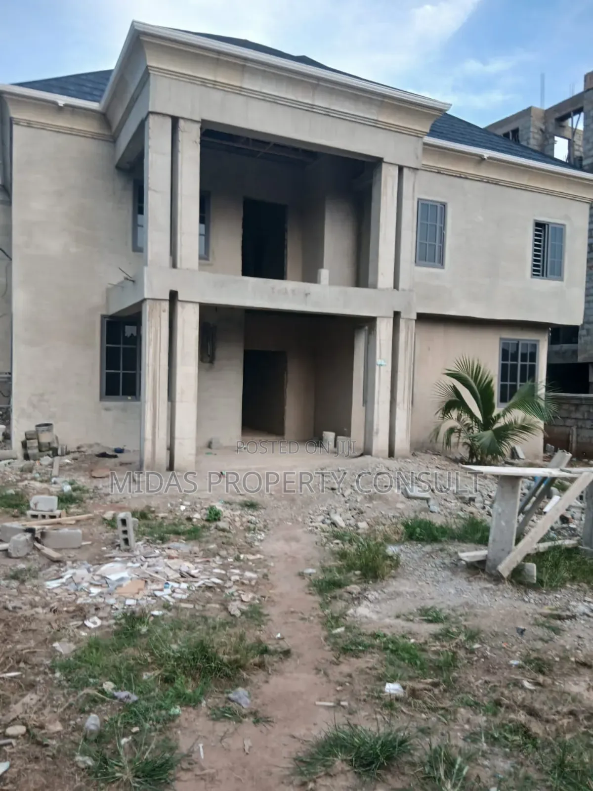 6bdrm House in Acp, Kwabenya for sale