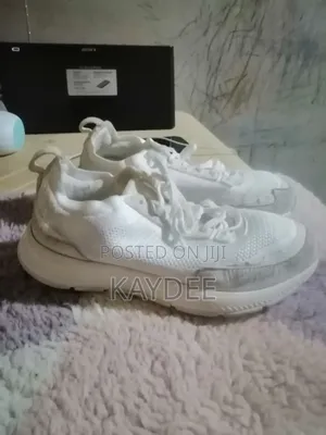 Hylo Sneaker