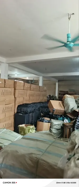 Warehouse With 4 Bedroom House for Sale at East Airport