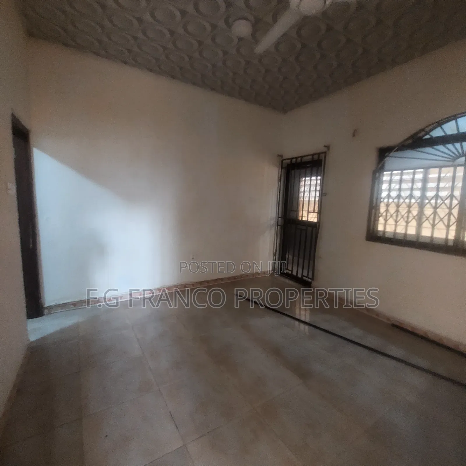 Warehouse With 4 Bedroom House for Sale at East Airport