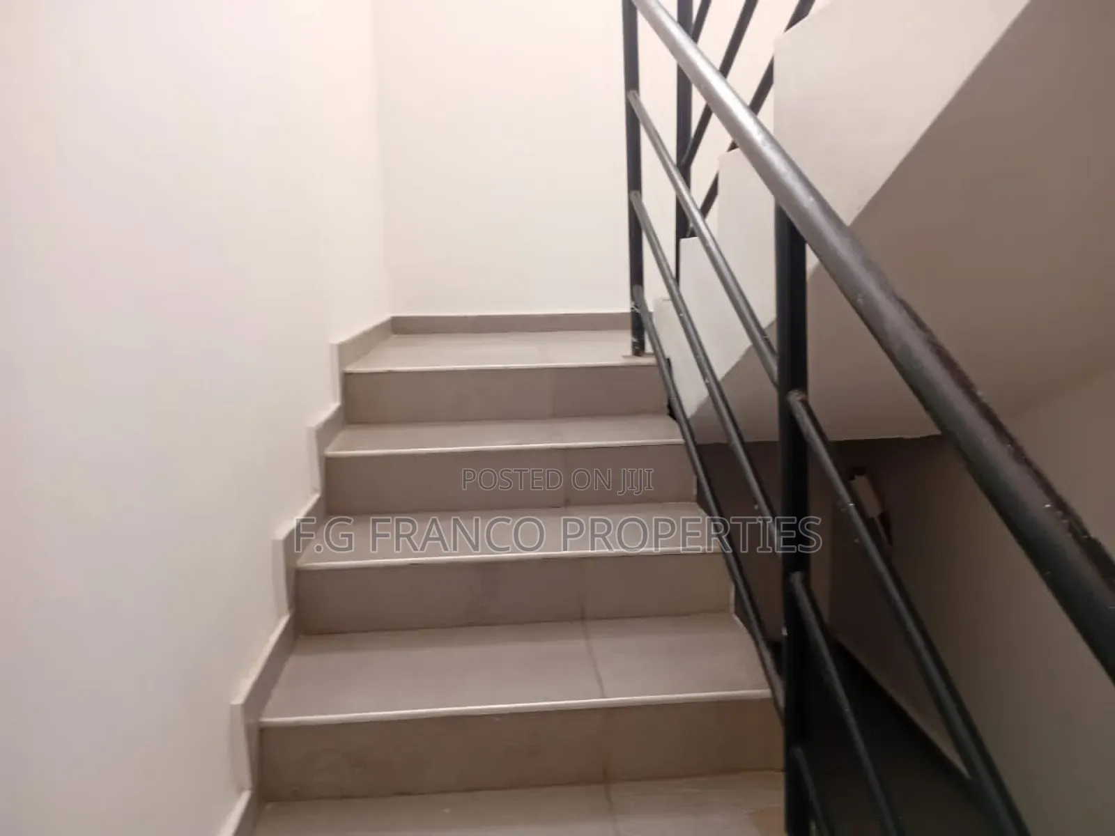 Warehouse With 4 Bedroom House for Sale at East Airport