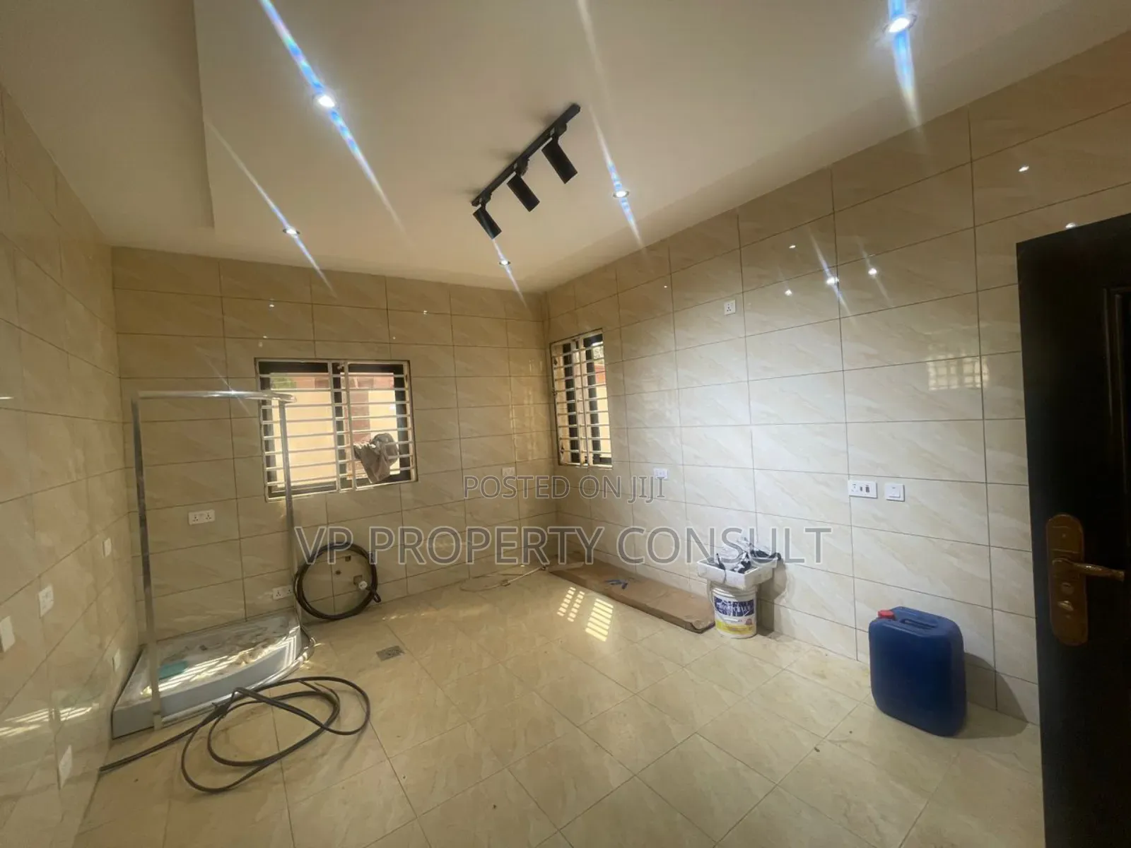 5bdrm House in Kumasi Metropolitan for sale