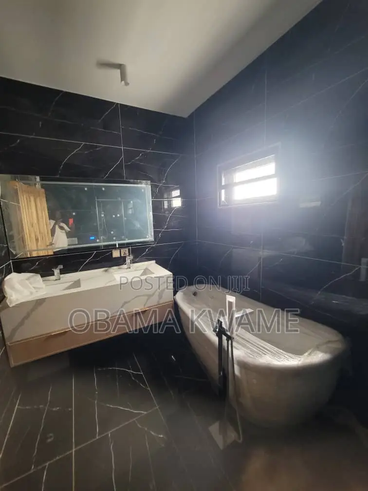 4bdrm Maisonette in Gringo Lynks Premium, Tseaddo for sale