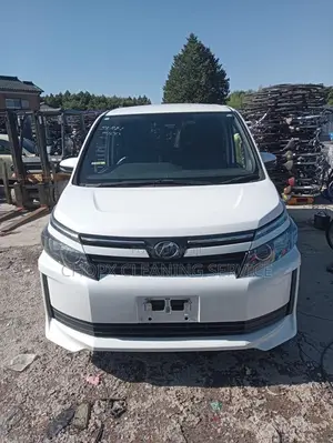 Toyota Voxy 2015 White