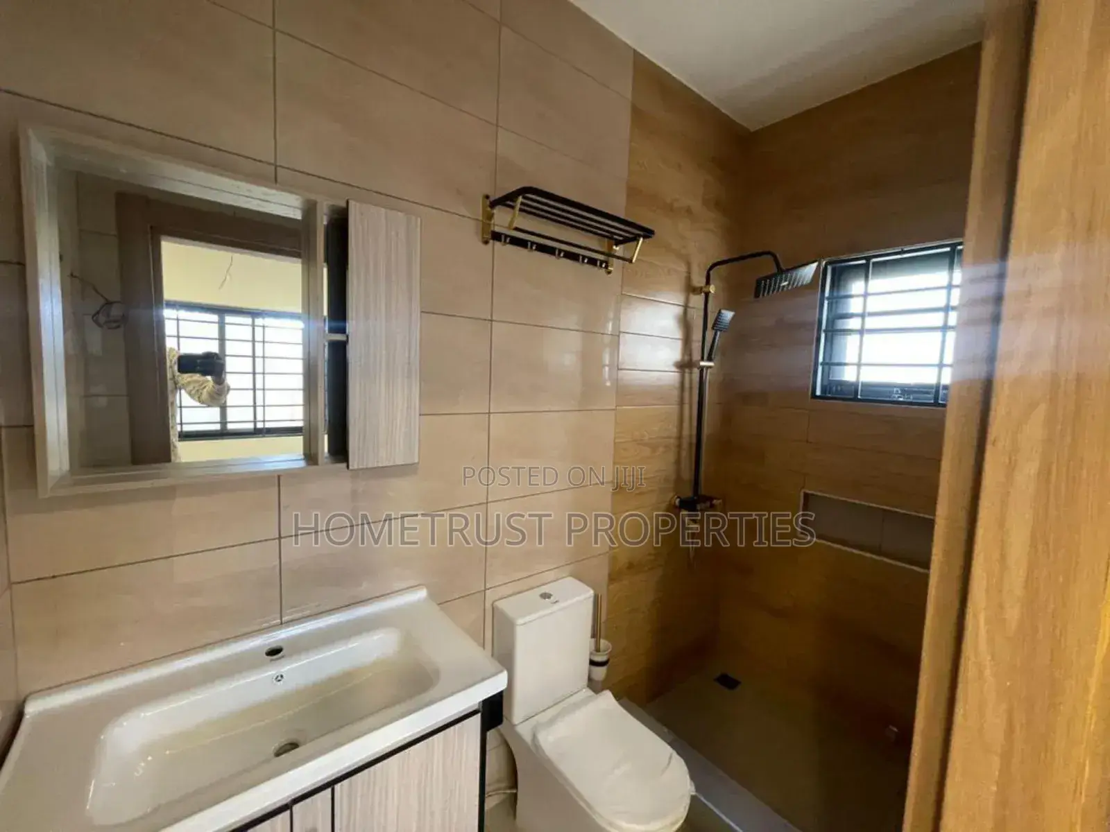3bdrm Duplex in Hometrust Properties, Amasaman for sale
