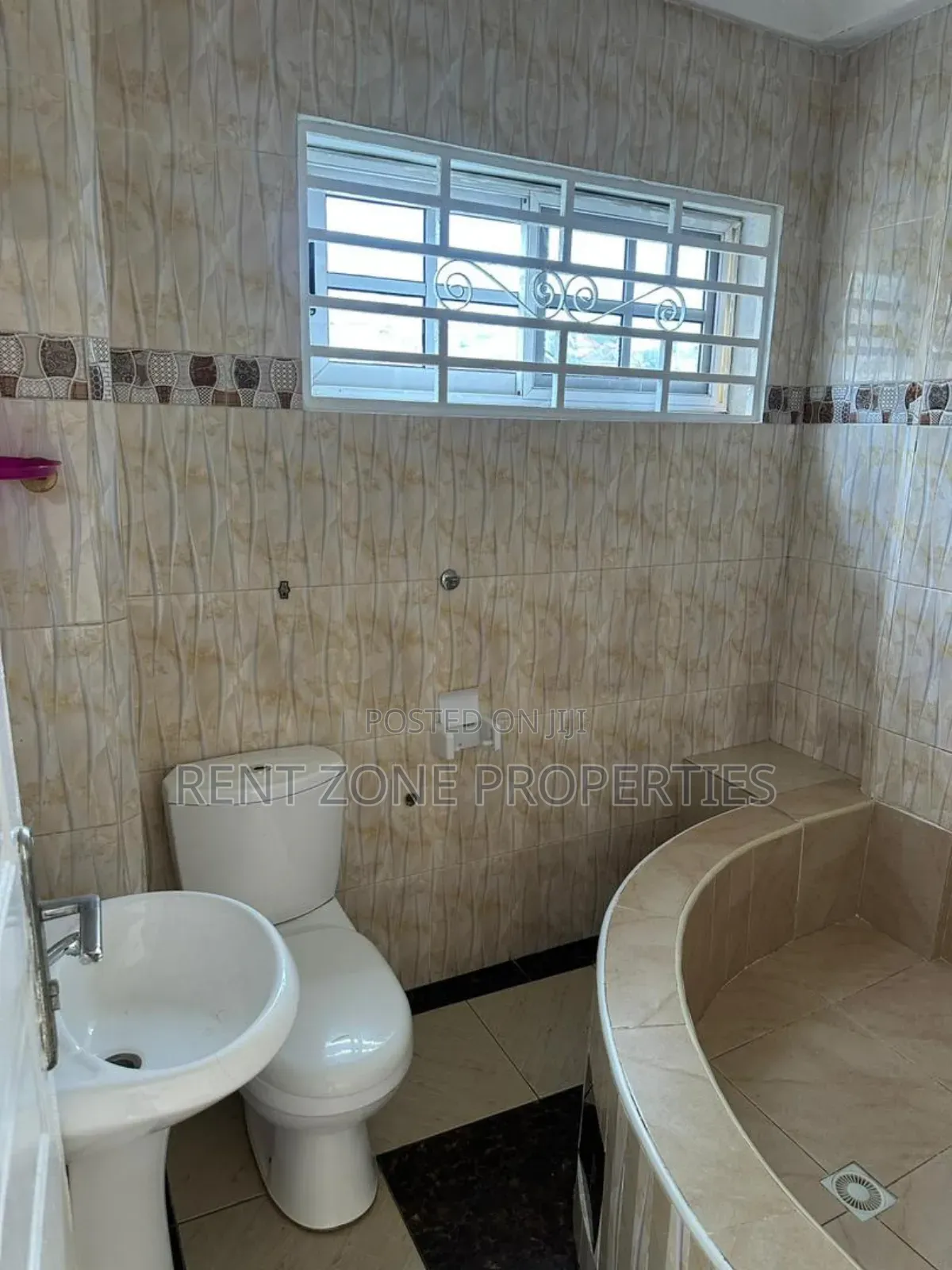 3bdrm Apartment in Achimota for rent