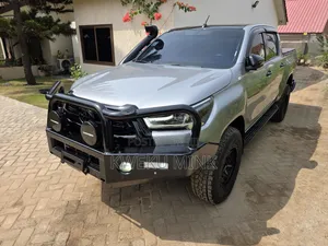 Toyota Hilux 2022 Silver