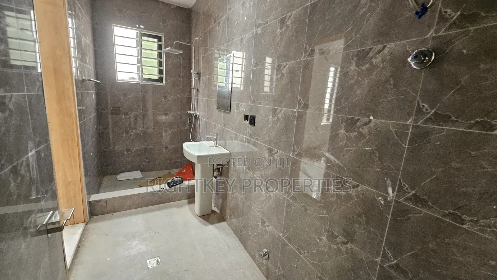 4bdrm House in Rightkey, Kumasi Metropolitan for sale