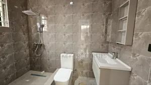 4bdrm House in Rightkey, Kumasi Metropolitan for sale