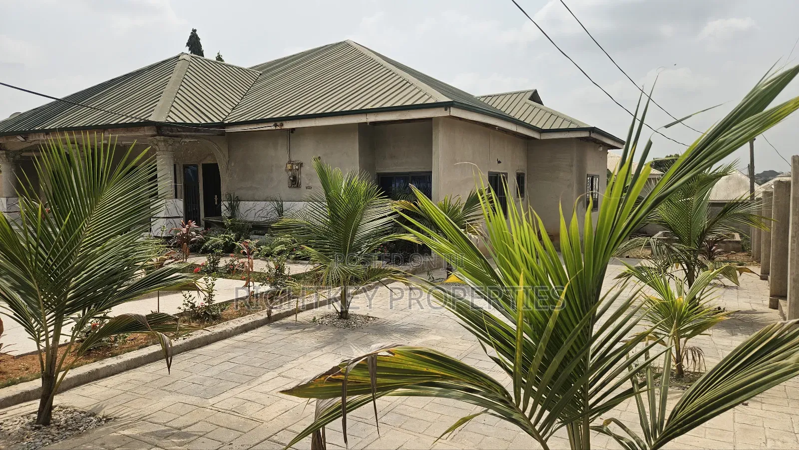 5bdrm House in Rightkey, Kumasi Metropolitan for sale