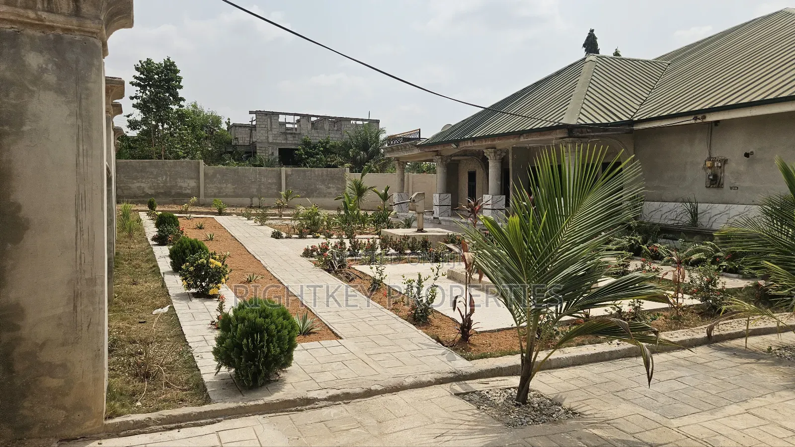 5bdrm House in Rightkey, Kumasi Metropolitan for sale