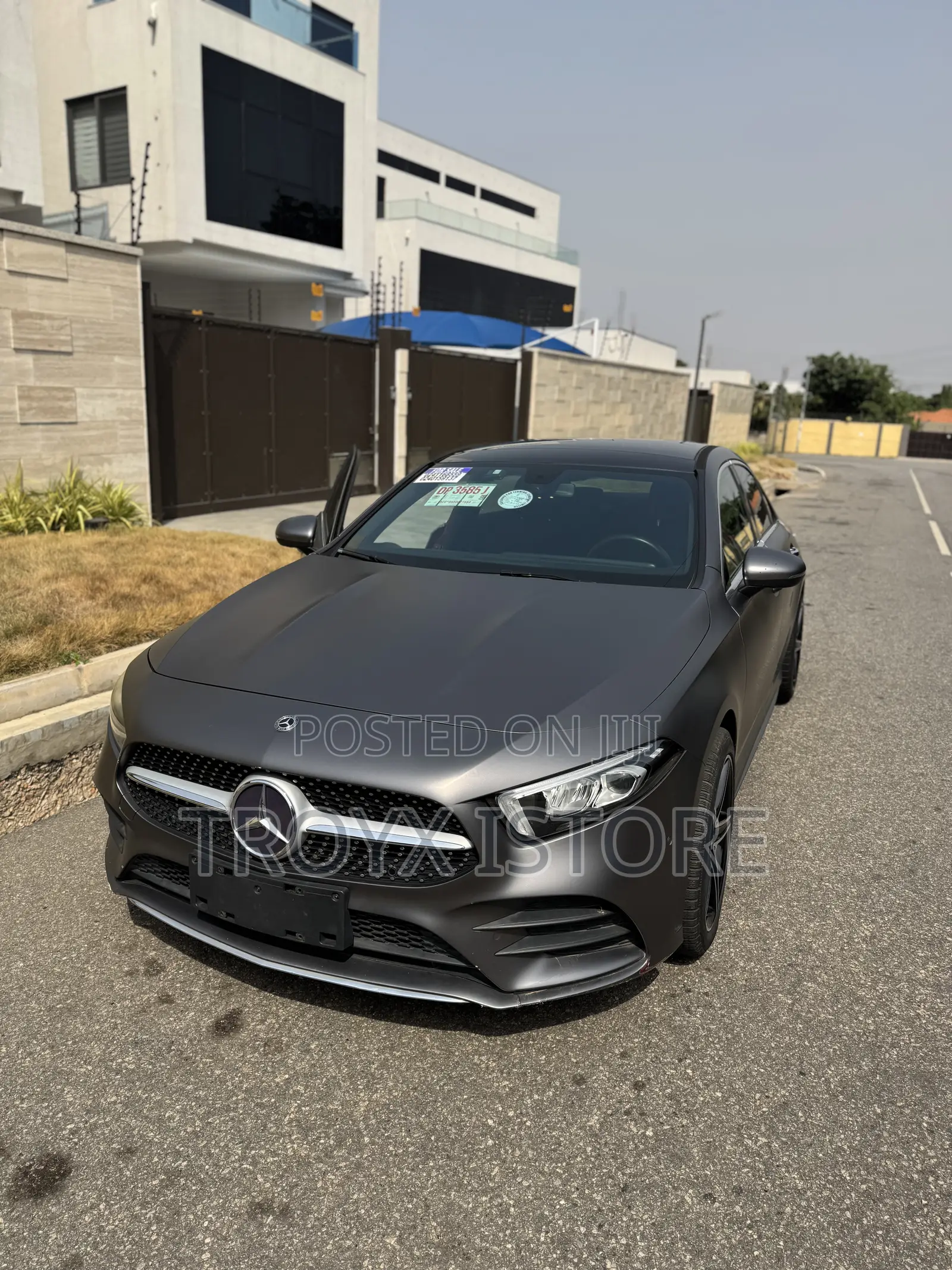 Mercedes-Benz 200 2019 Black