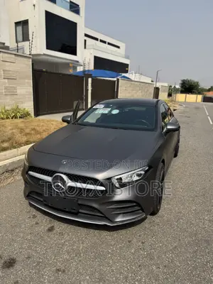Mercedes-Benz 200 2019 Black