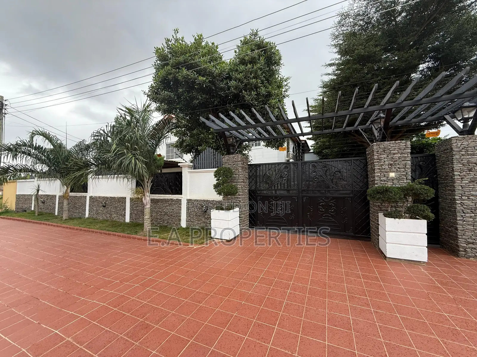 Furnished 5bdrm House in E A Properties, American House for sale