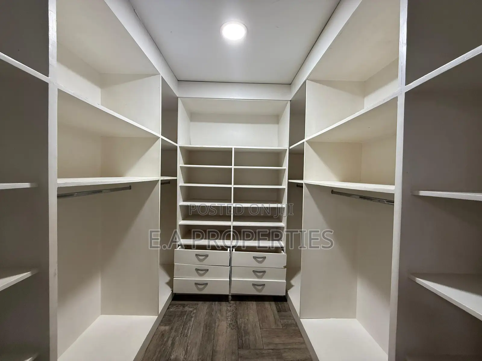 Furnished 5bdrm House in E A Properties, American House for sale