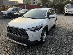 New Toyota Corolla Hybrid LE 2025 White
