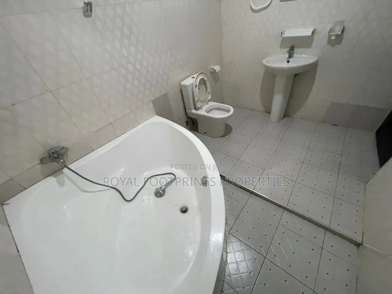 4bdrm House in Royals Footprints, Ashaley Botwe for rent