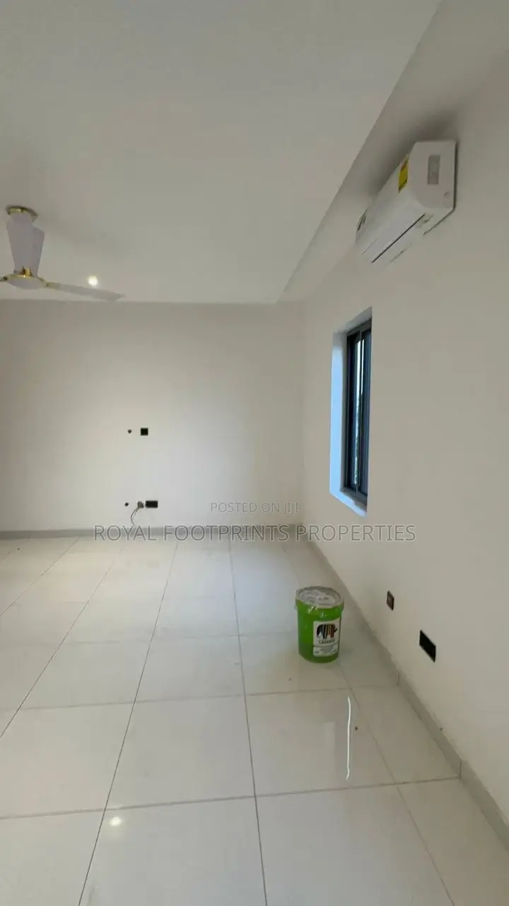 2bdrm Apartment in Royal Footprints, East Legon for rent