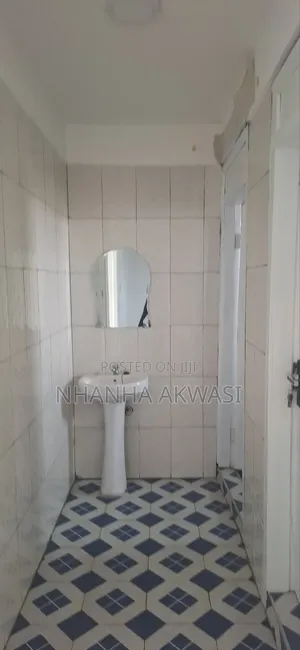 3bdrm Apartment in Klagon, Tema Metropolitan for rent