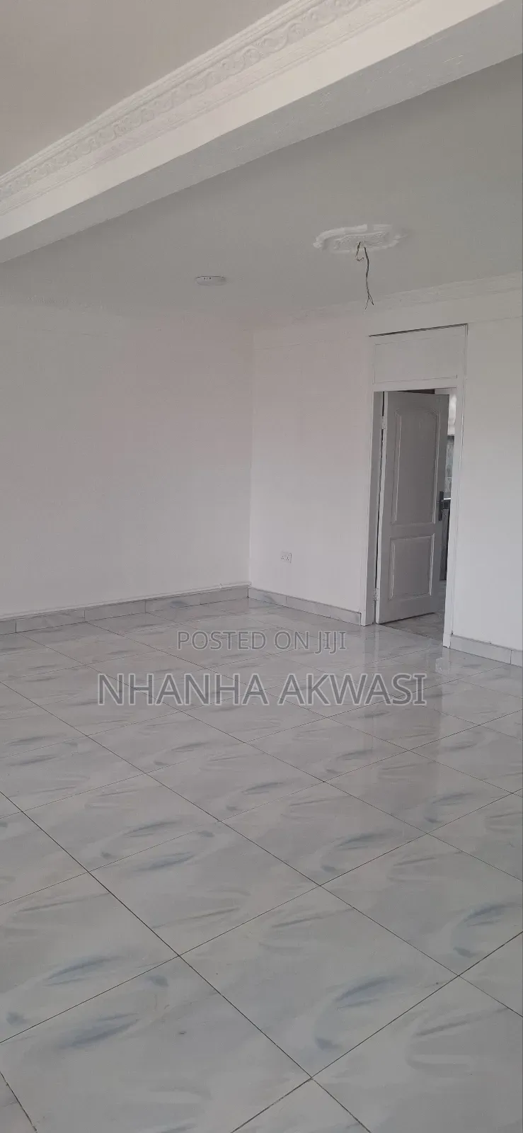 3bdrm Apartment in Klagon, Tema Metropolitan for rent