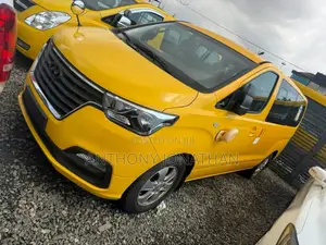 Hyundai Starex 2019 Yellow
