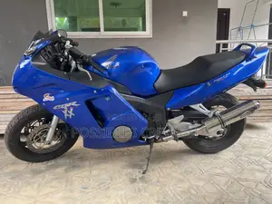 Honda CBR 2005 Blue