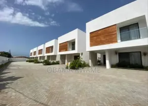 4bdrm Townhouse/Terrace in Laryea Homes, Sakumono for sale