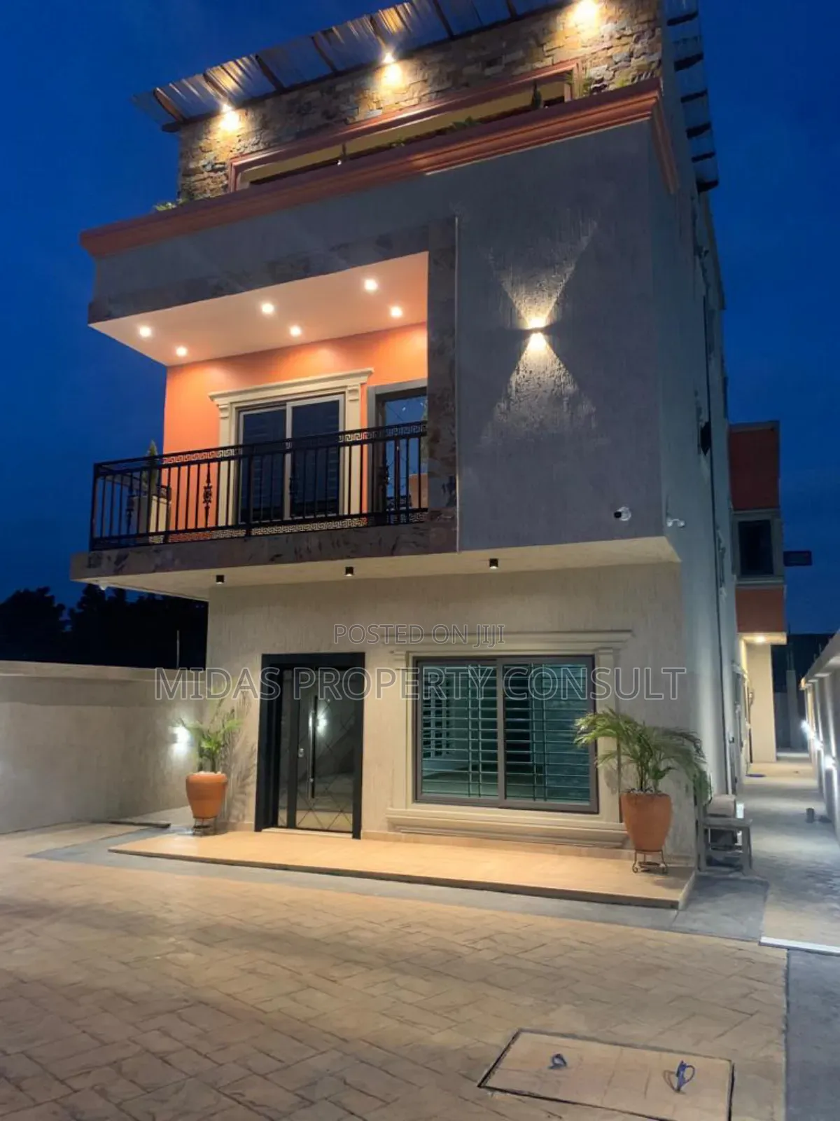4bdrm House in Kwabenya for sale