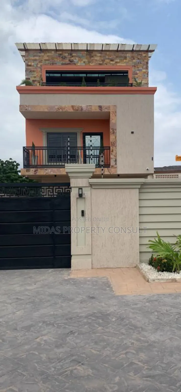 4bdrm House in Kwabenya for sale