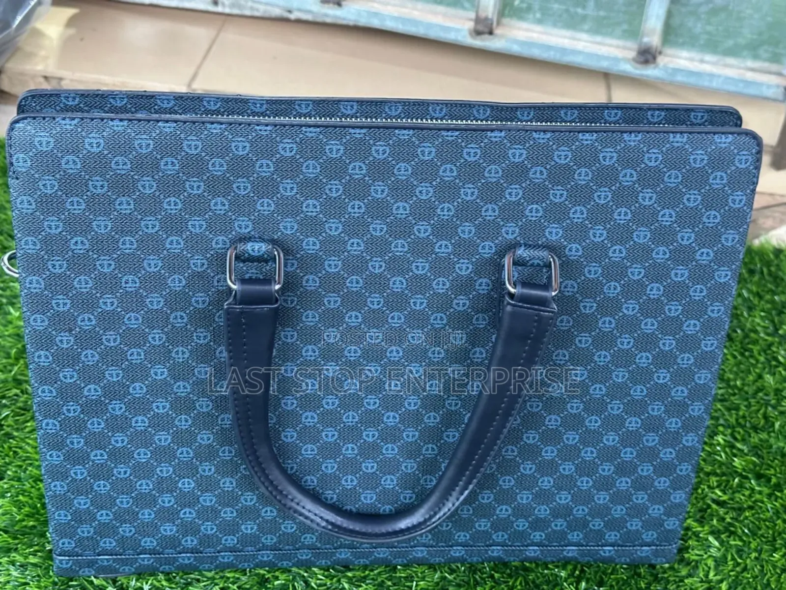 Modern and Classic Office Bag