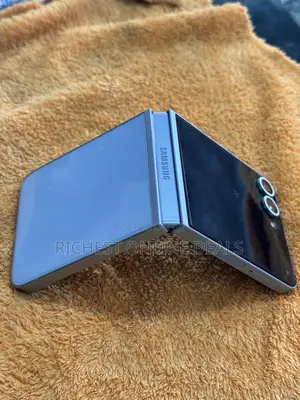 Samsung Galaxy Z Flip6 256 GB Blue