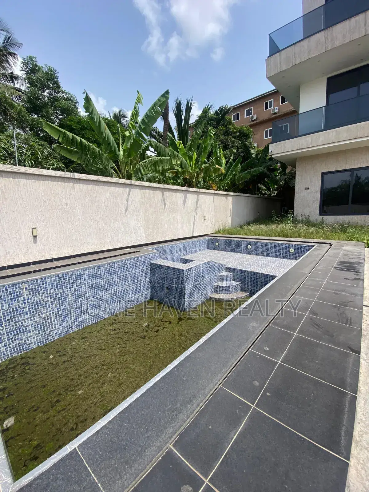 5bdrm House in Abelemkpe for sale