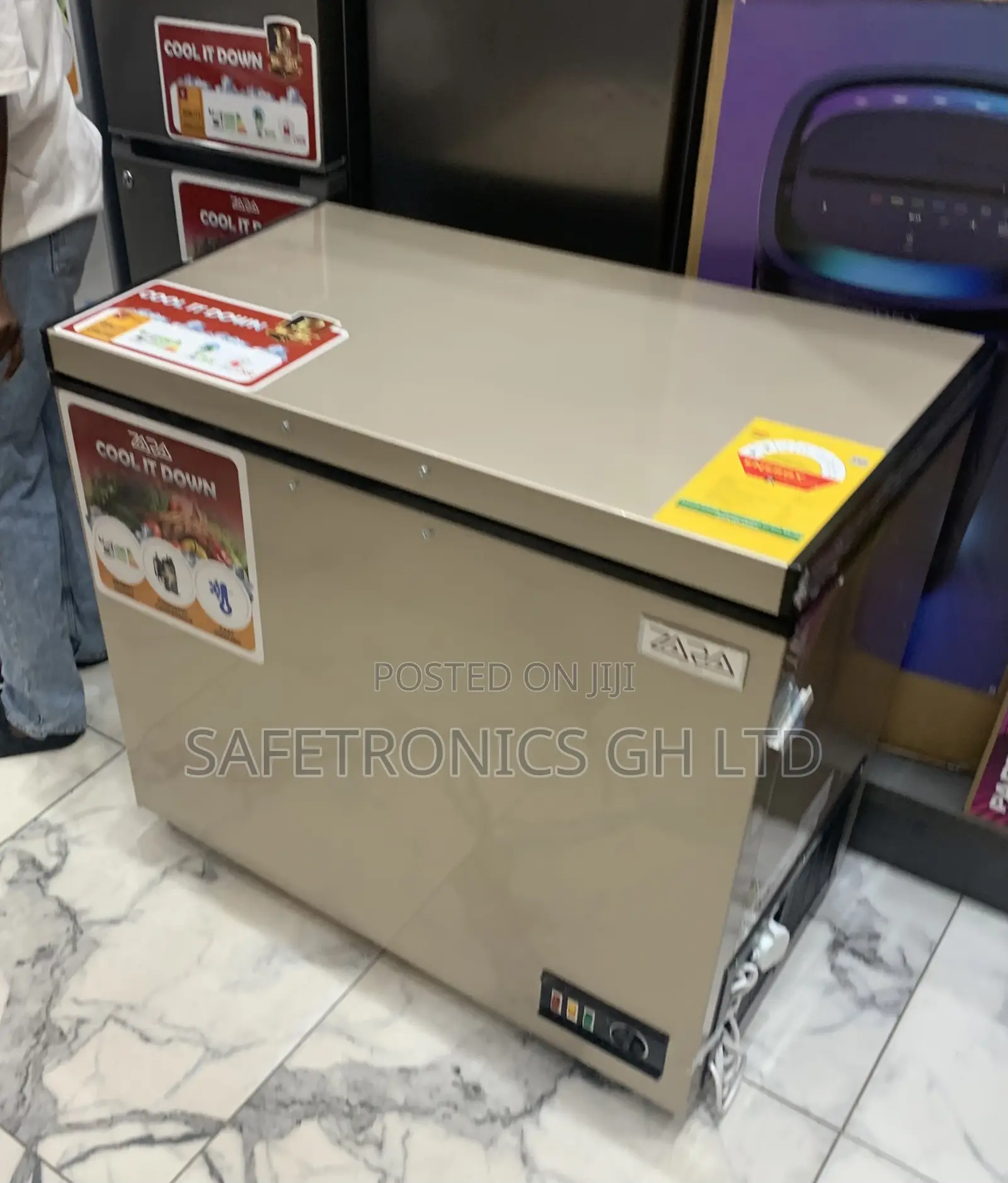 Buy Lastest Zara-300flg Singledoor 238 Liters Gold Net Freezer