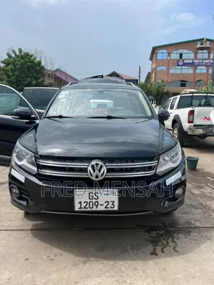 Volkswagen Tiguan SE 4dr SUV (2.0L 4cyl Turbo 6A) 2014 Black
