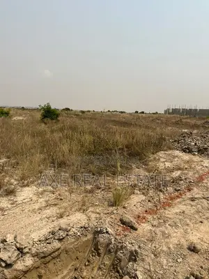 Well-Positioned Plots at Prampram