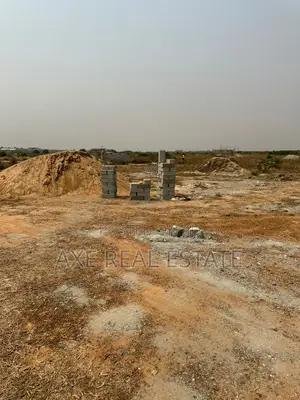 Well-Positioned Plots at Prampram