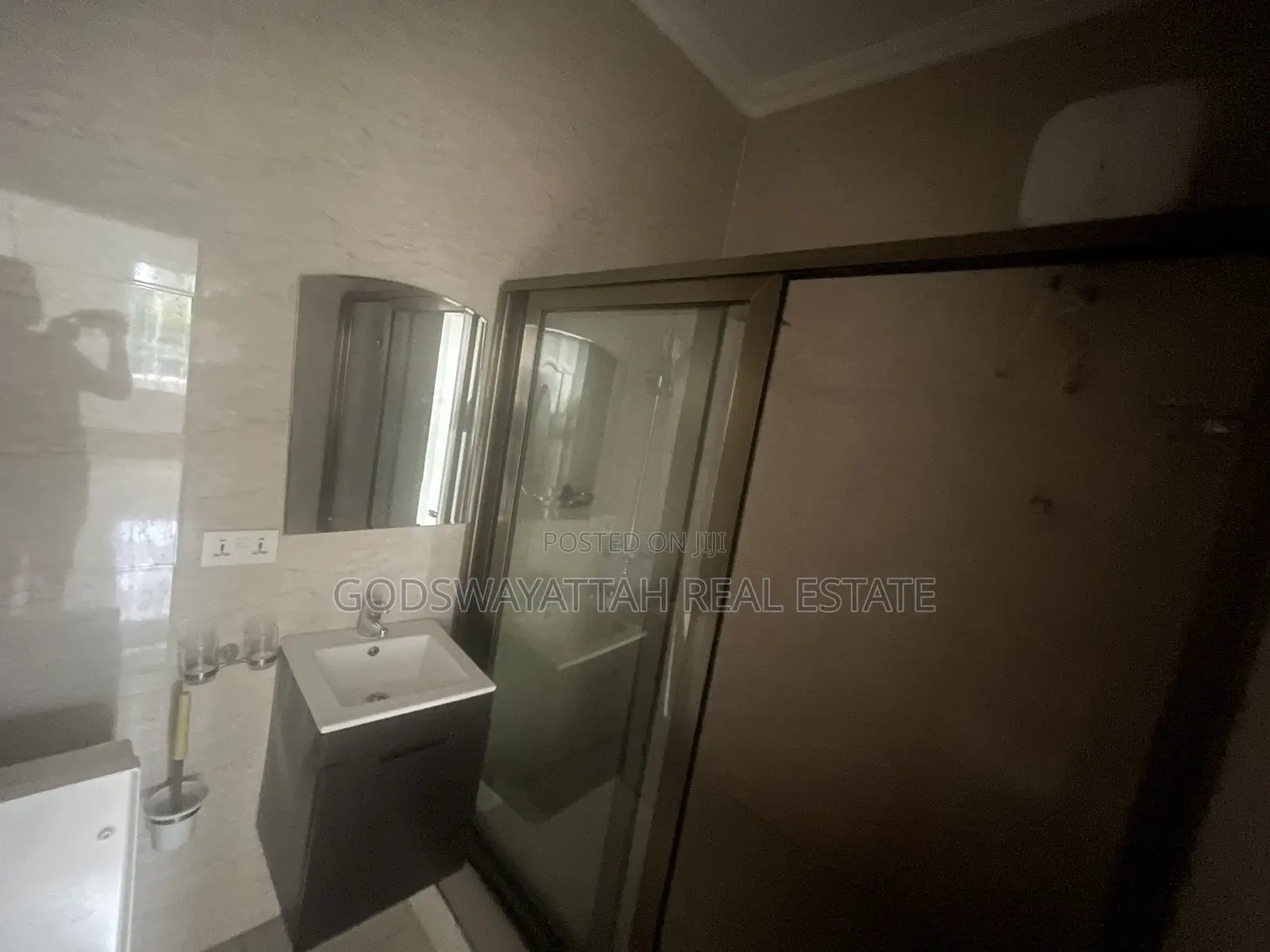 3bdrm House in East Legon, Adjiriganor for rent