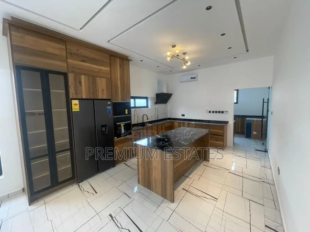 4bdrm House in Kwabenya for sale