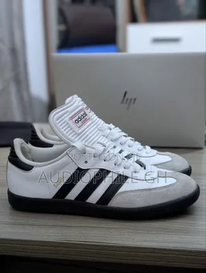 Preowned Adidas Samba Classic White / Black Sneakers