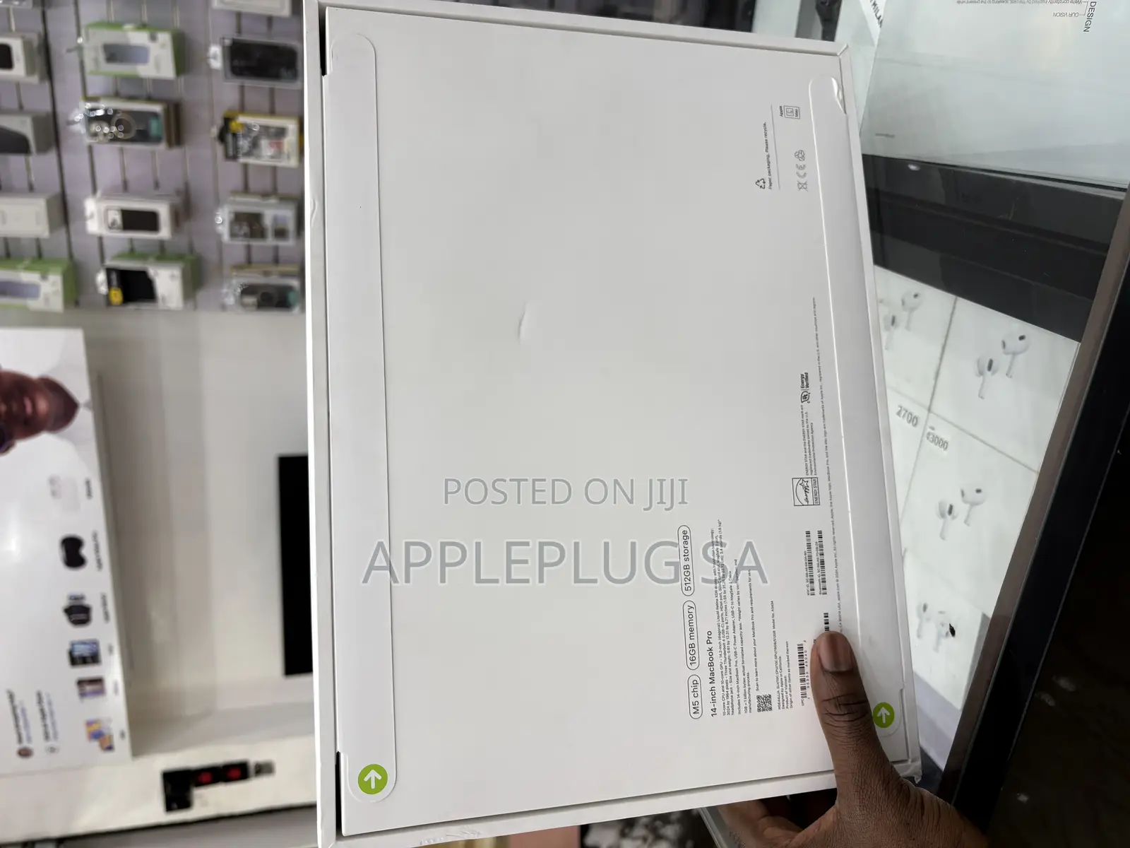 New Laptop Apple MacBook Pro 2025 M5 16GB Apple M5 SSD 512GB