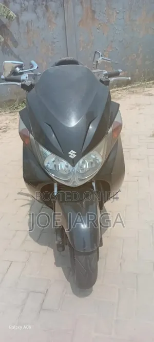 Suzuki Burgman 2011 Black