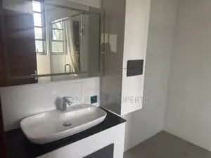 5bdrm House in Green, East Legon for rent