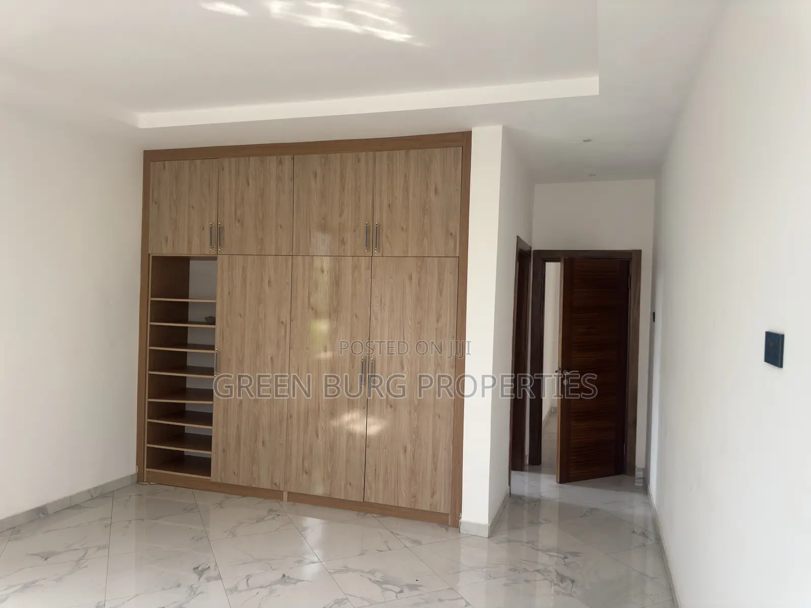 5bdrm House in Green, East Legon for rent
