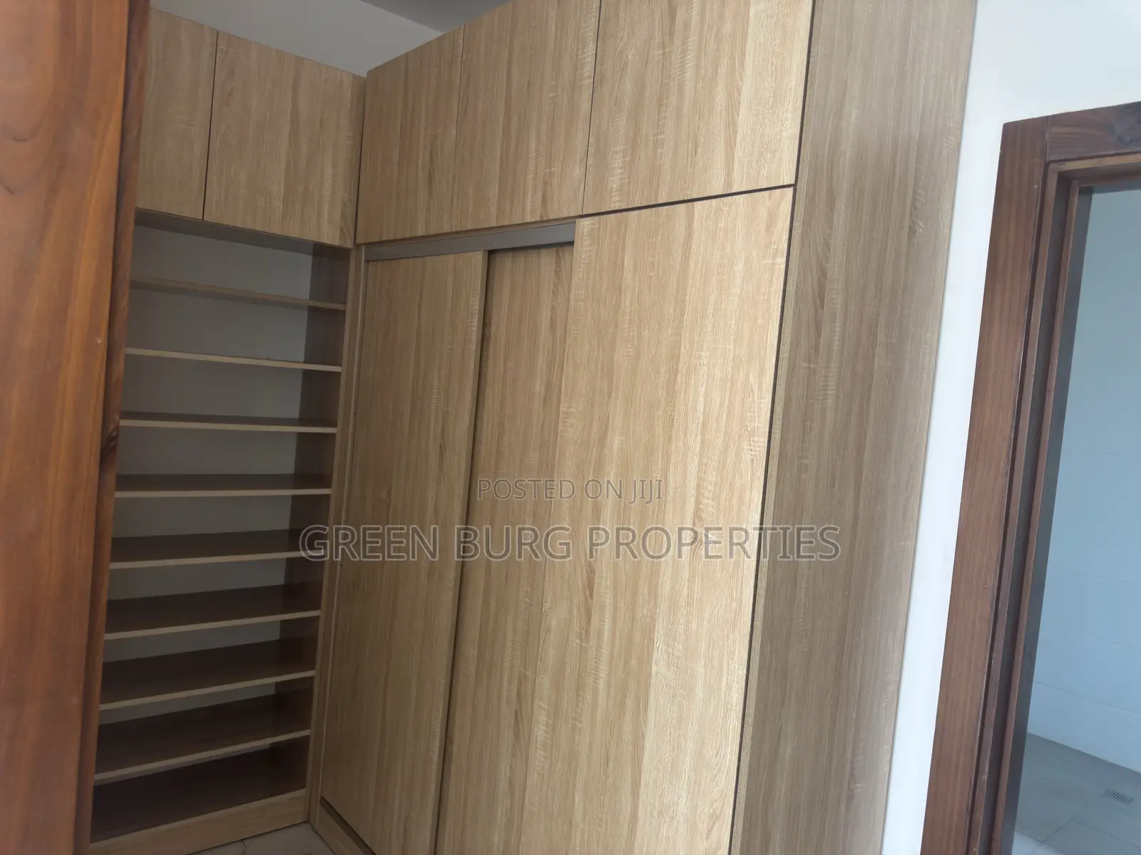 5bdrm House in Green, East Legon for rent