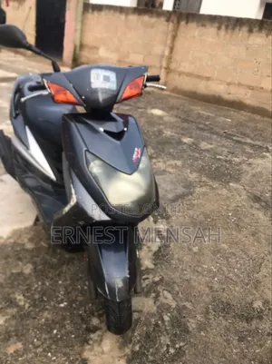 Yamaha Crux 2025 Black