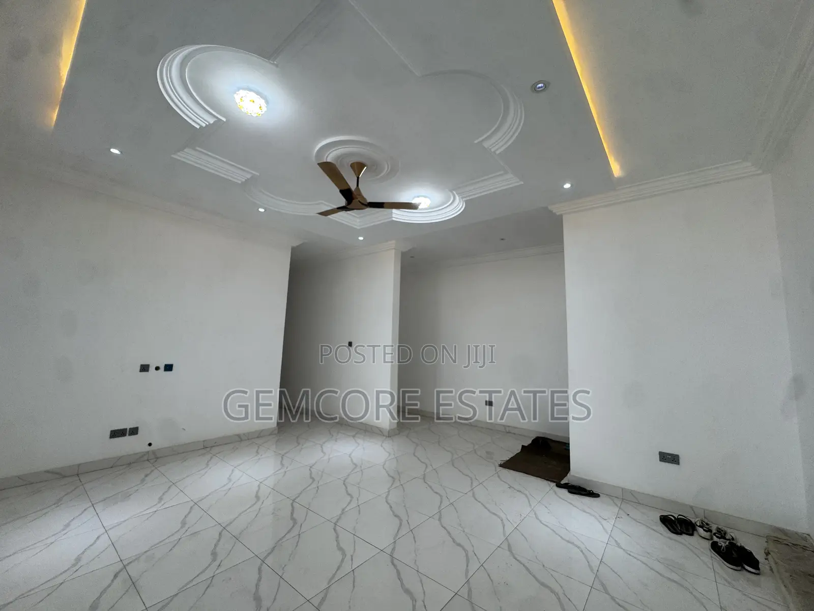 5bdrm House in School Junction, Adjiriganor for rent