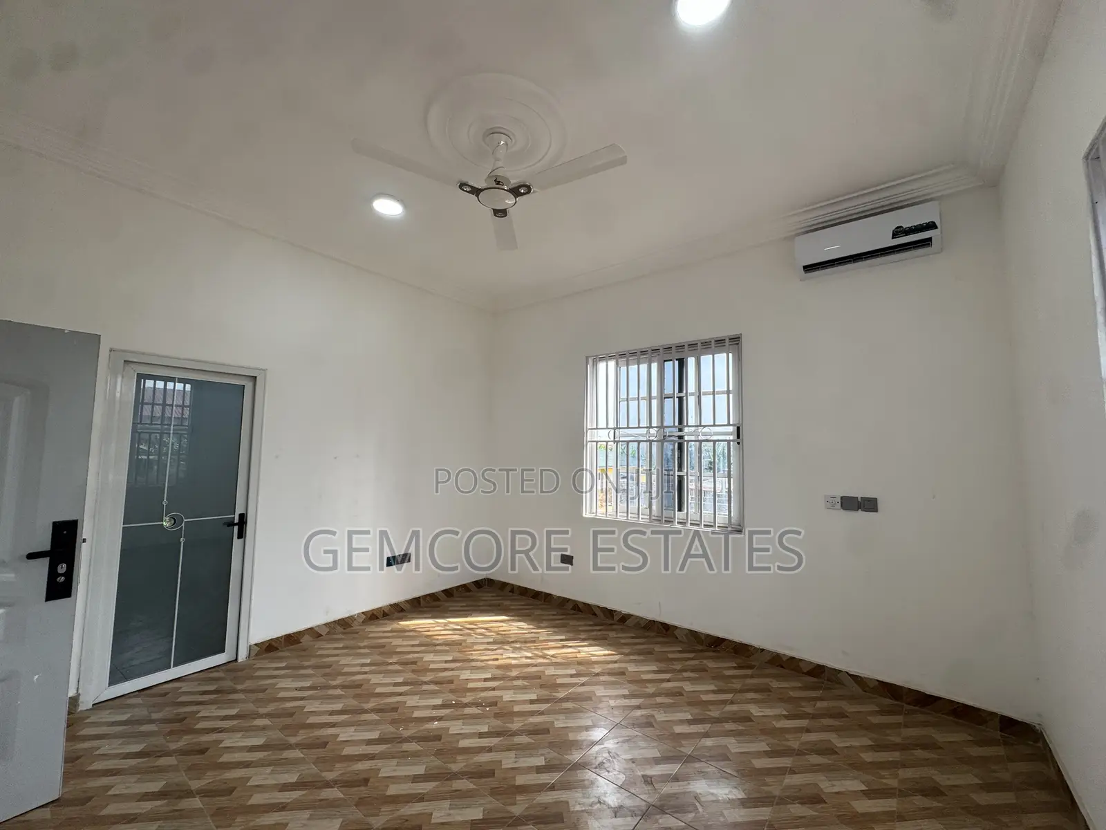 5bdrm House in School Junction, Adjiriganor for rent