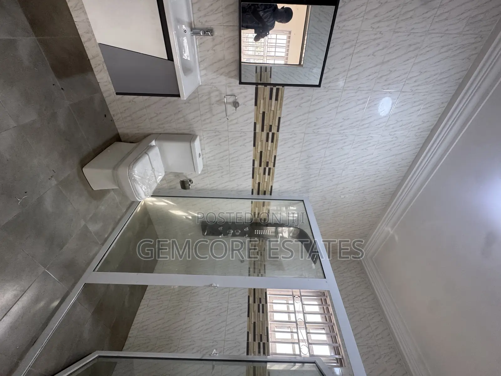 5bdrm House in School Junction, Adjiriganor for rent
