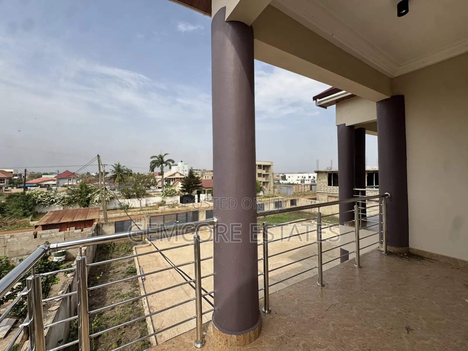 5bdrm House in School Junction, Adjiriganor for rent
